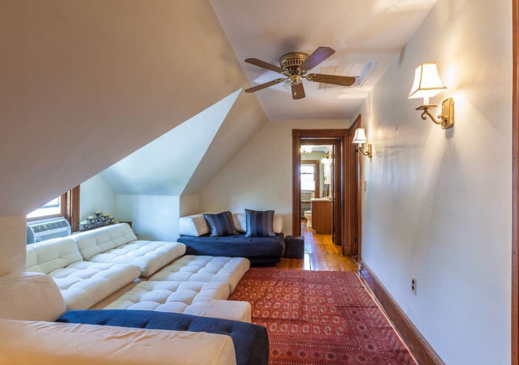 Photo of Livingroom in Observatory Hill