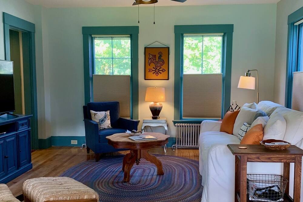 Photo of Livingroom in Bridgewater