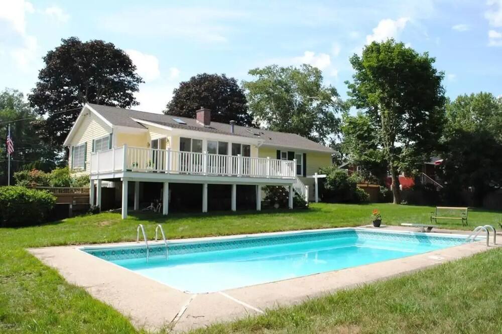 Photo of Outdoor in Lee