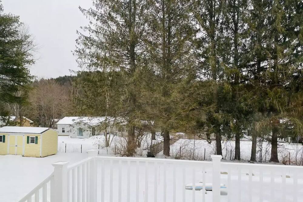 Photo of Others in Lee