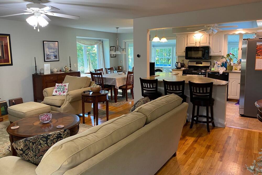 Photo of Livingroom in New Haven