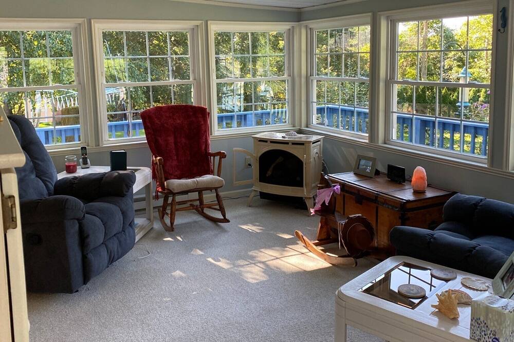 Photo of Livingroom in New Haven