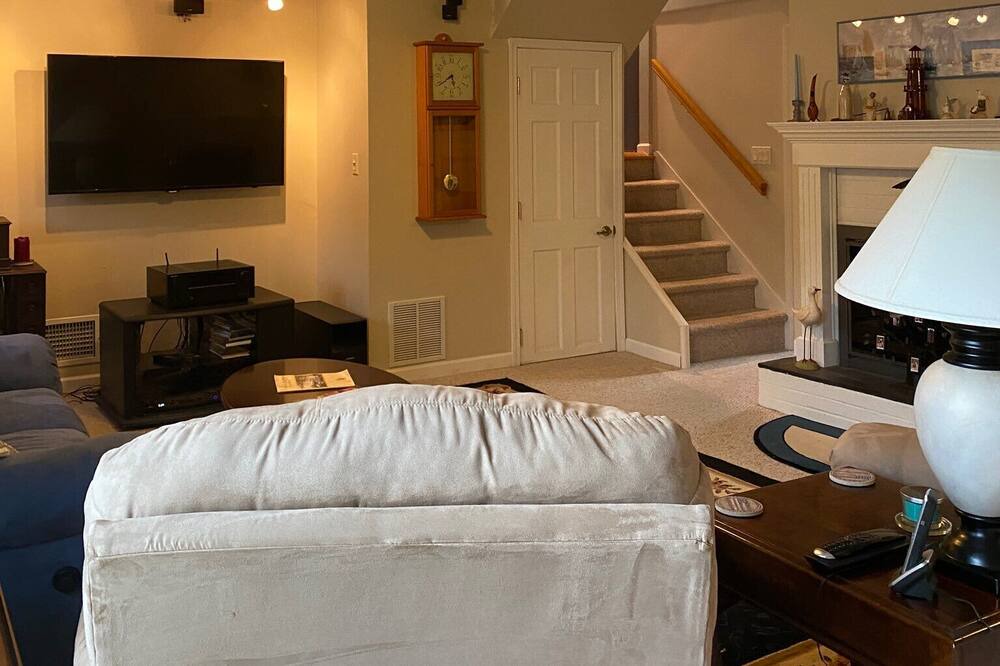 Photo of Livingroom in New Haven