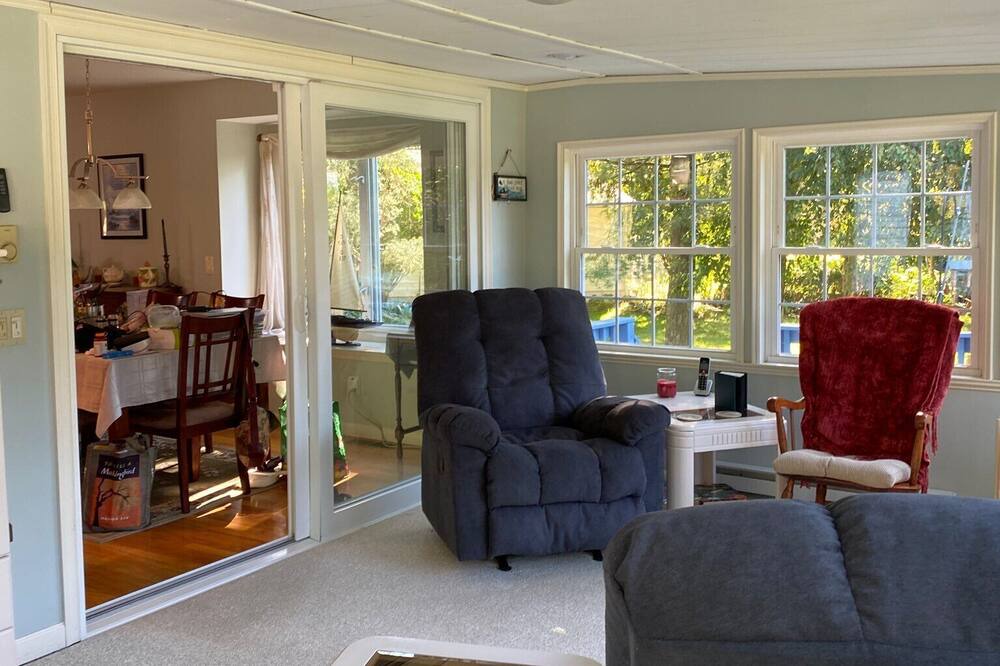 Photo of Livingroom in New Haven