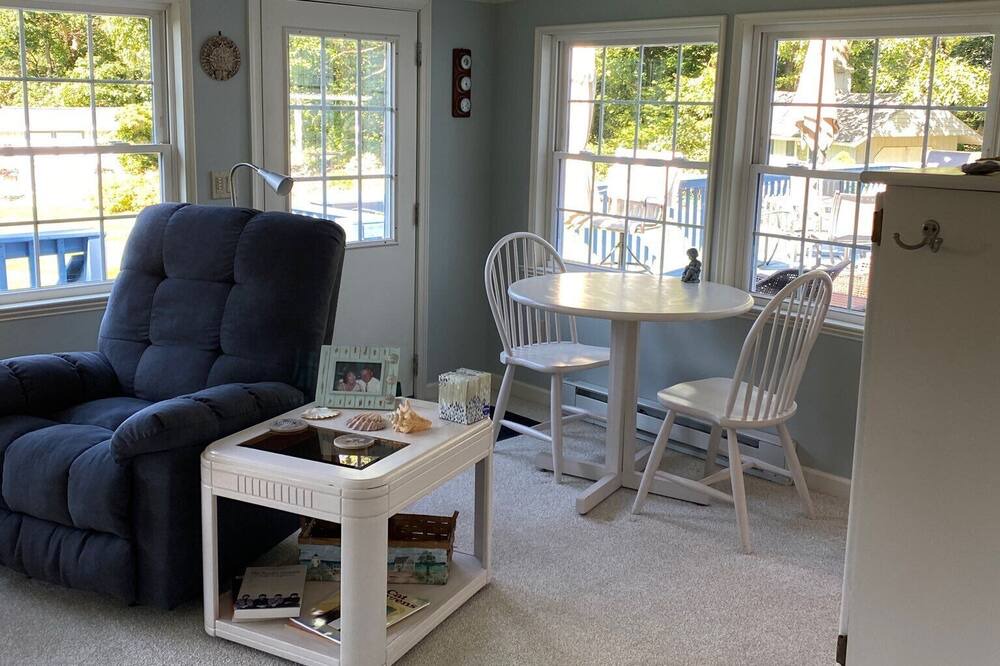 Photo of Livingroom in New Haven