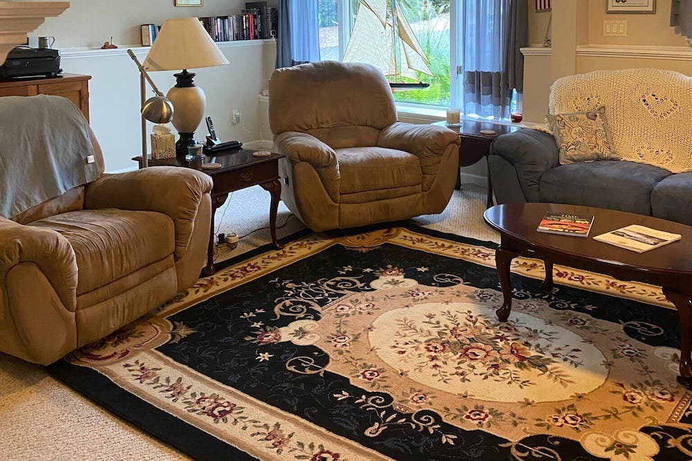 Photo of Livingroom in New Haven