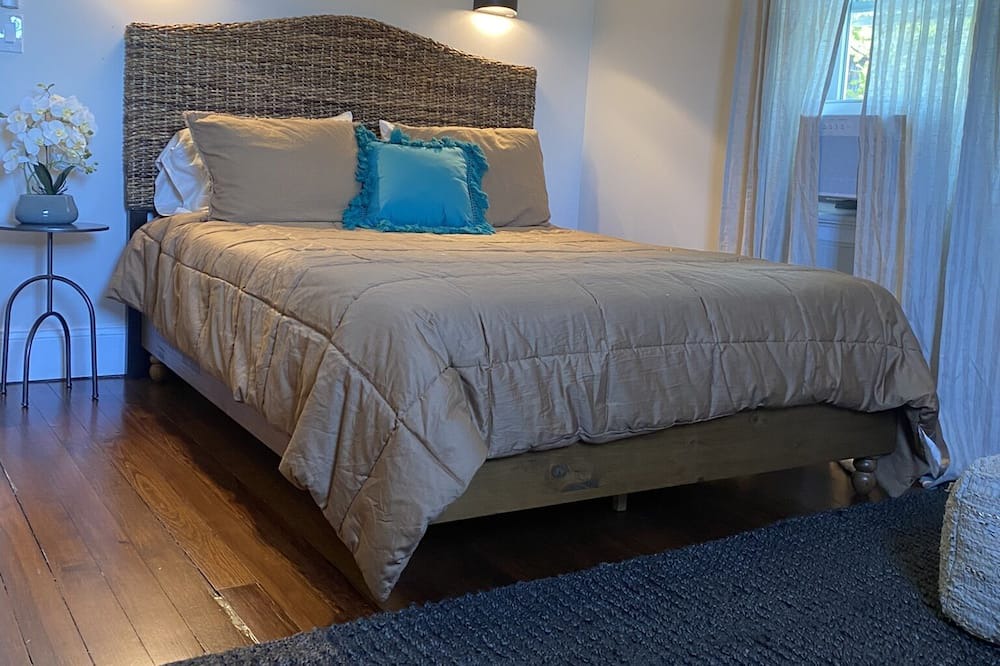 Photo of Bedroom in Top of the Hill