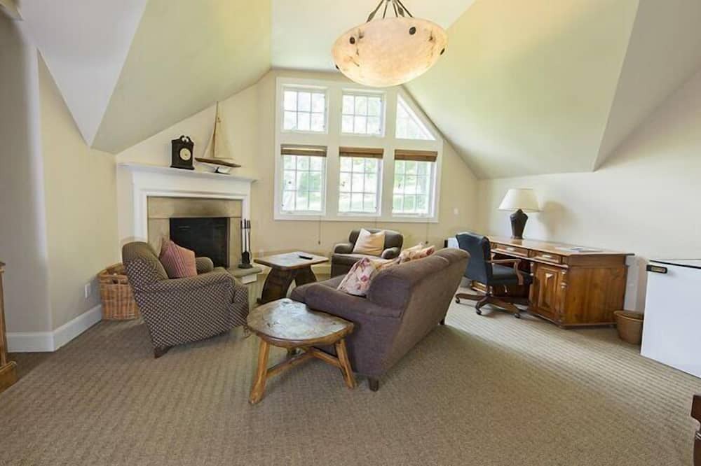 Photo of Livingroom in New Preston