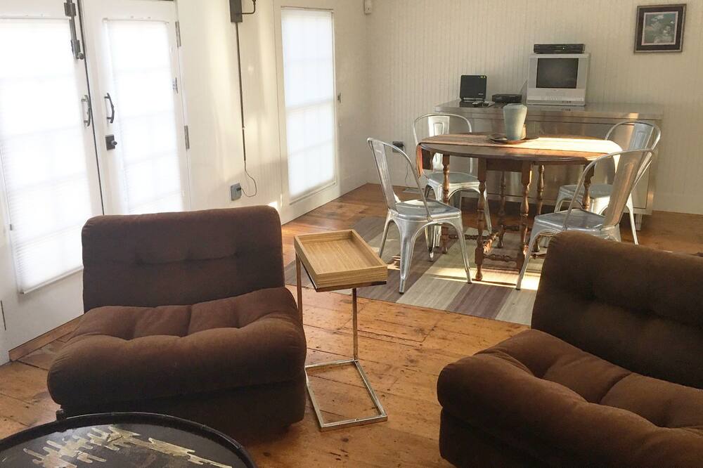 Photo of Livingroom in Greenport