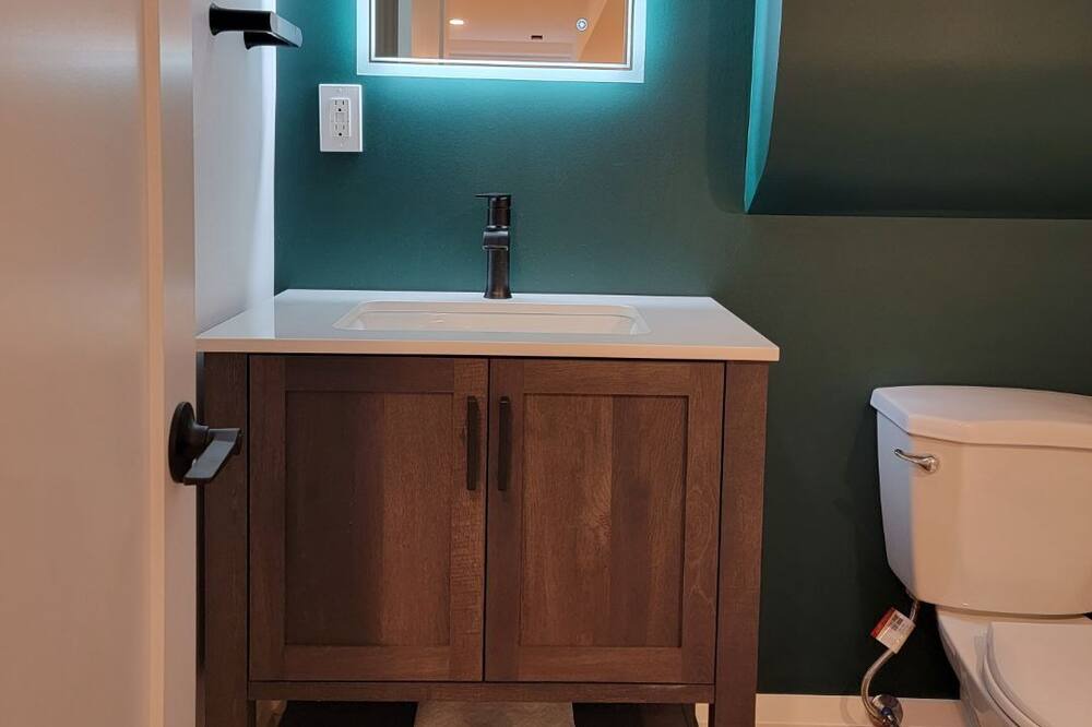 Photo of Bathroom in Niagara Falls