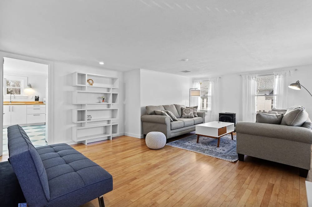 Photo of Livingroom in Bass Harbor