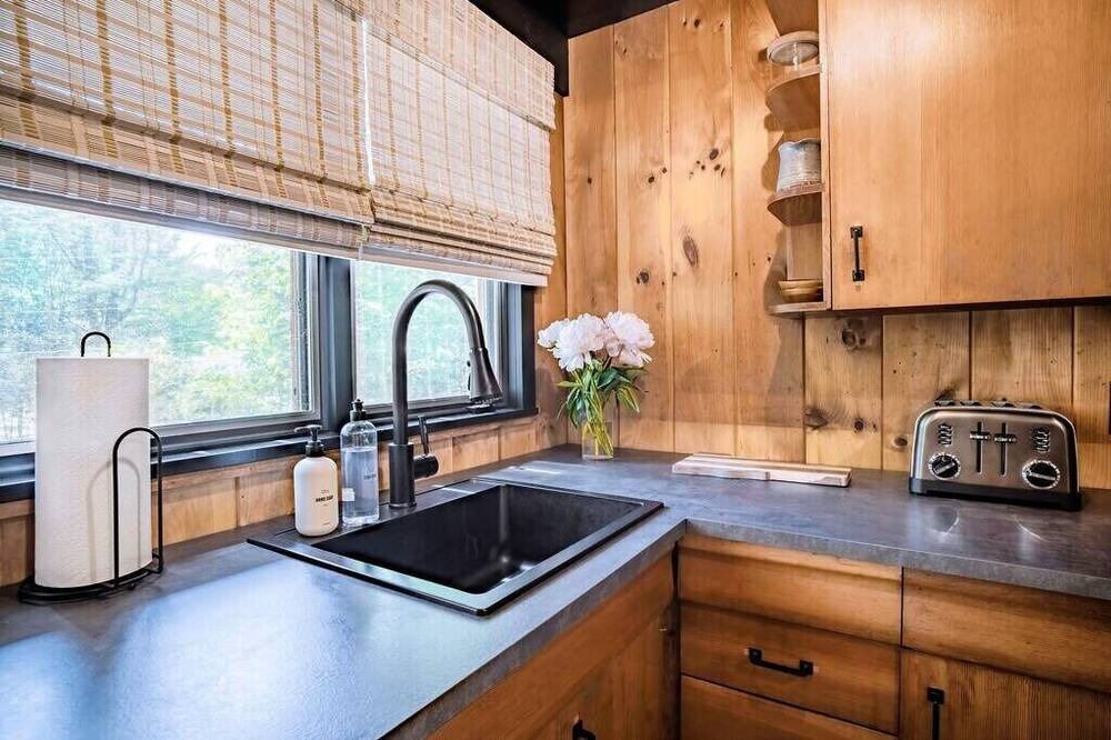Photo of Kitchen in East Jamaica