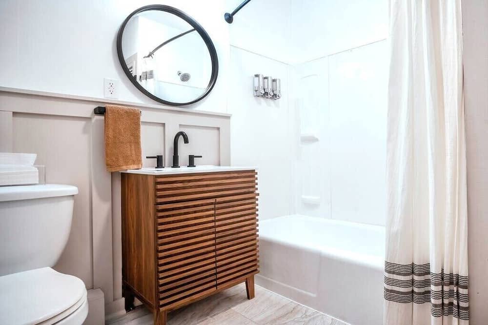 Photo of Bathroom in East Jamaica
