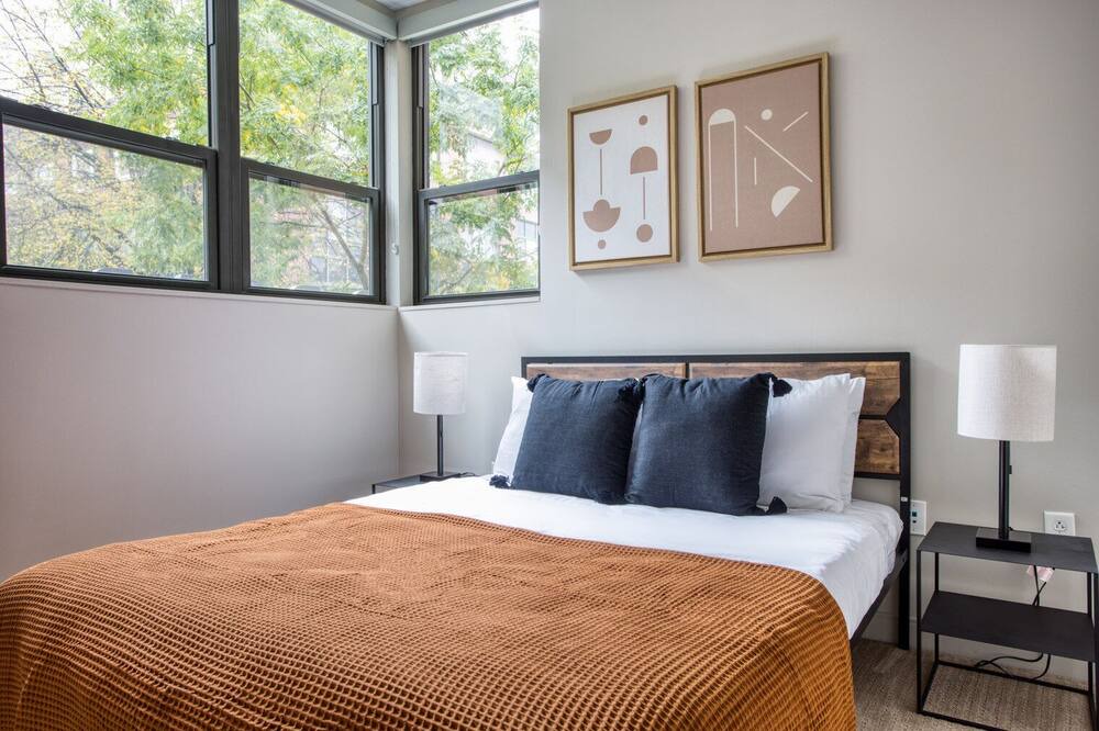 Photo of Bedroom in Commonwealth