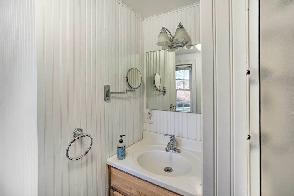 Photo of Bathroom in Lenox