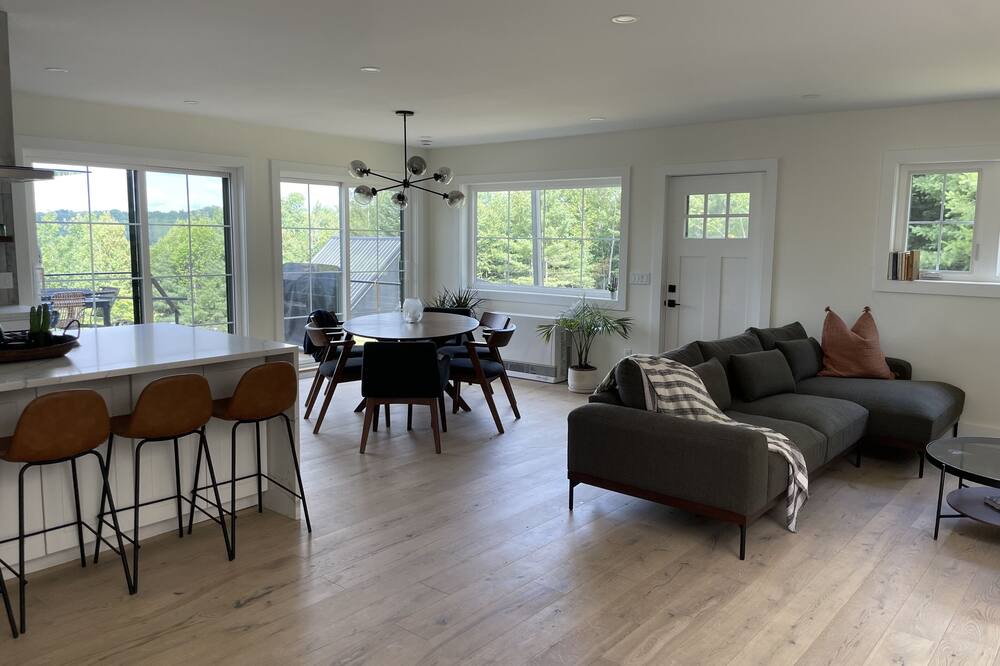 Photo of Livingroom in Greensboro Bend