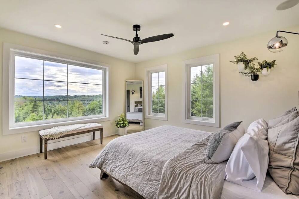 Photo of Bedroom in Greensboro Bend
