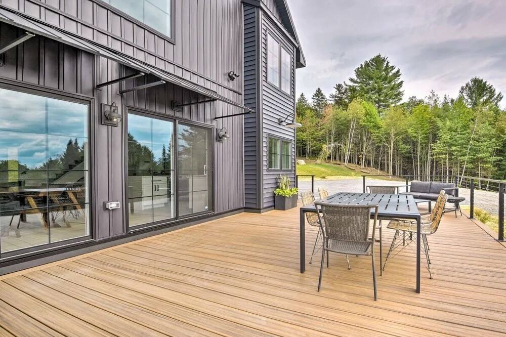 Photo of Patio Balcony in Greensboro Bend