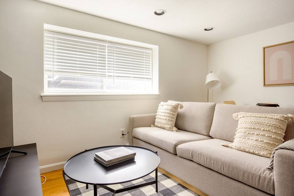 Photo of Livingroom in St. Elizabeth's