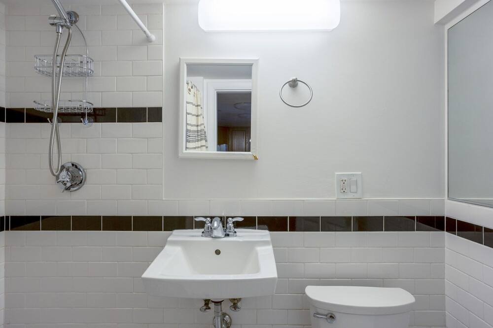 Photo of Bathroom in St. Elizabeth's