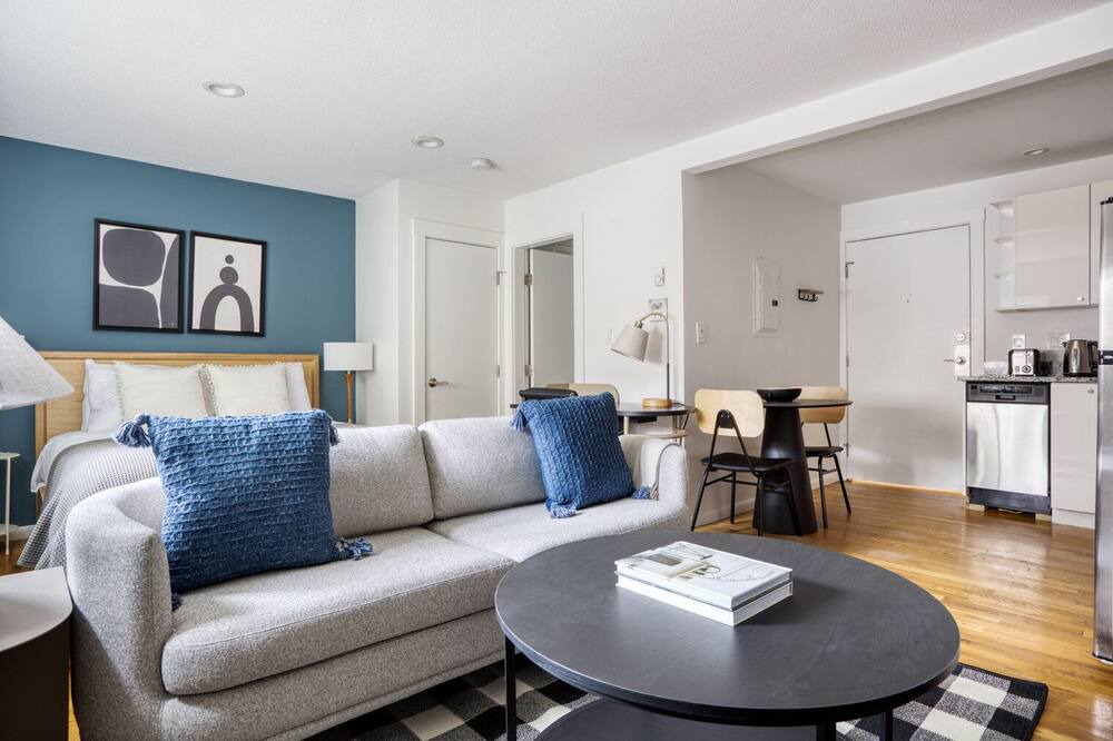 Photo of Livingroom in St. Elizabeth's