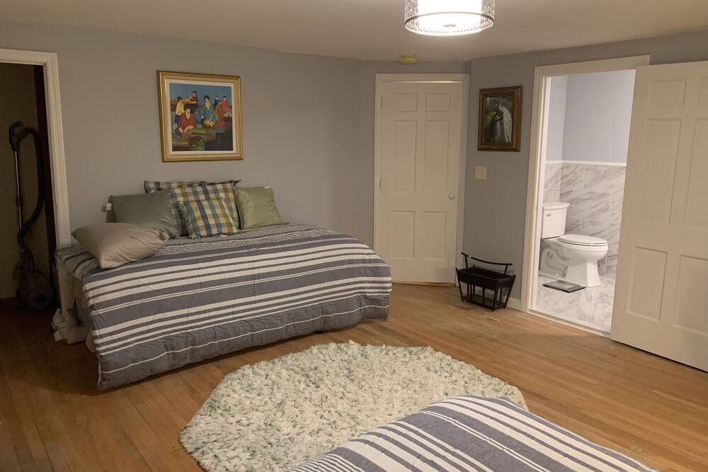 Photo of Bedroom in Lenox