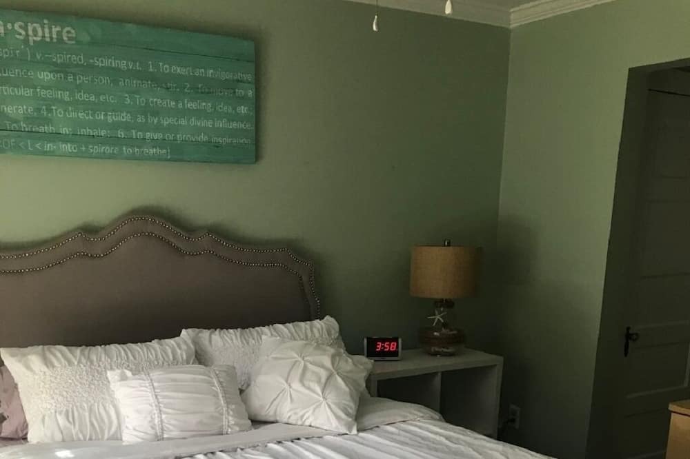 Photo of Bedroom in Westhampton Beach