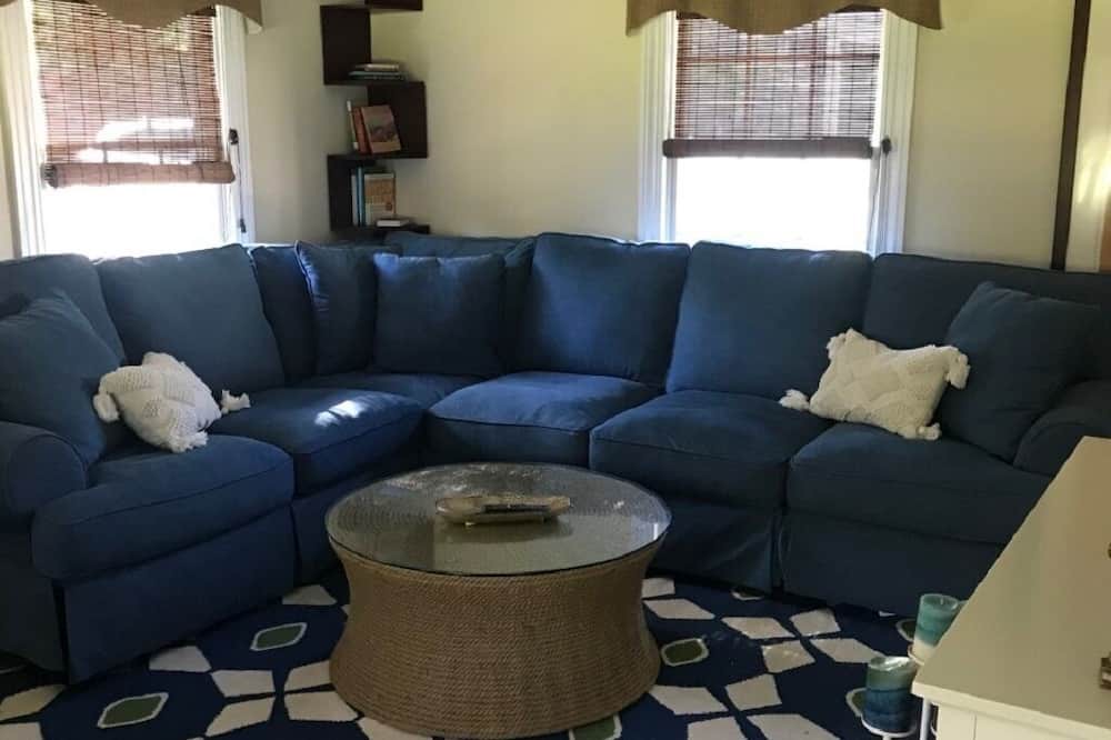 Photo of Livingroom in Westhampton Beach