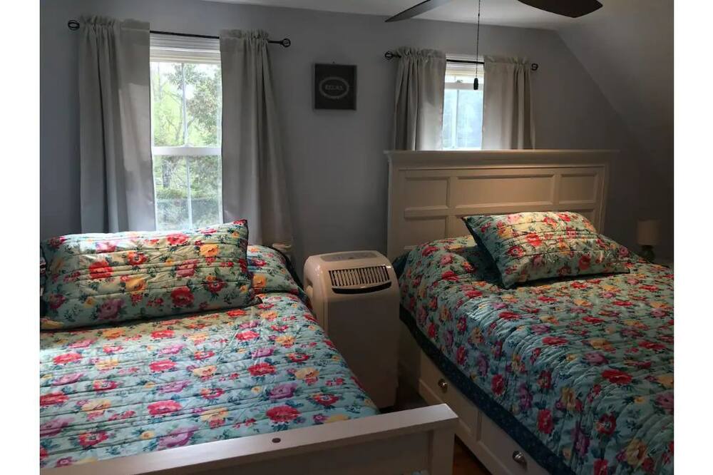 Photo of Bedroom in Hancock