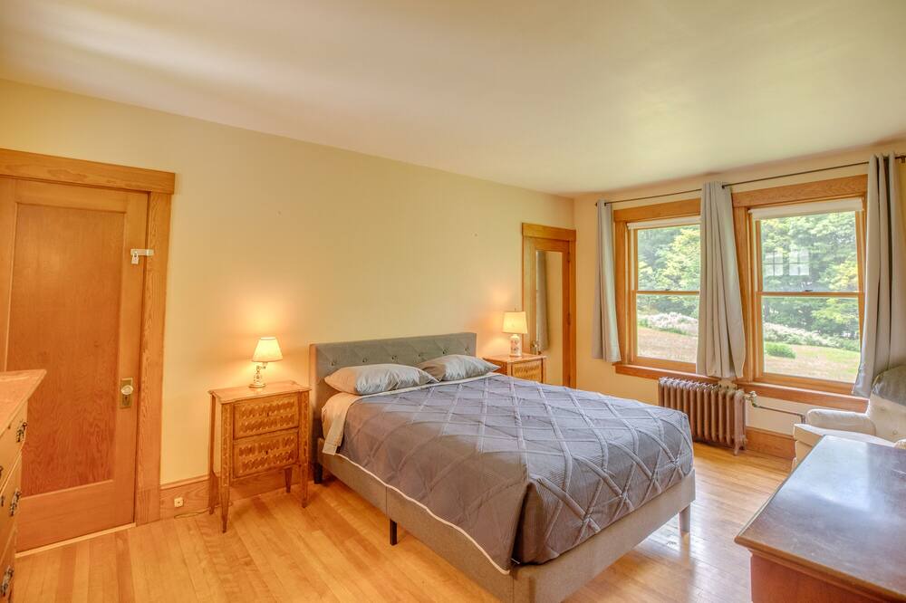 Photo of Bedroom in Bethlehem