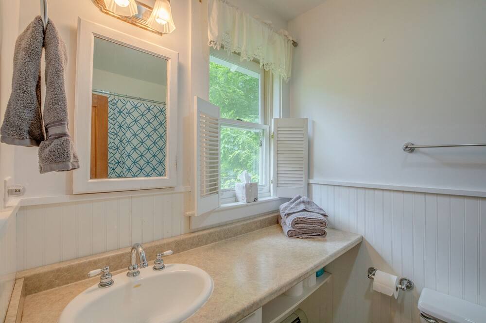 Photo of Bathroom in Bethlehem