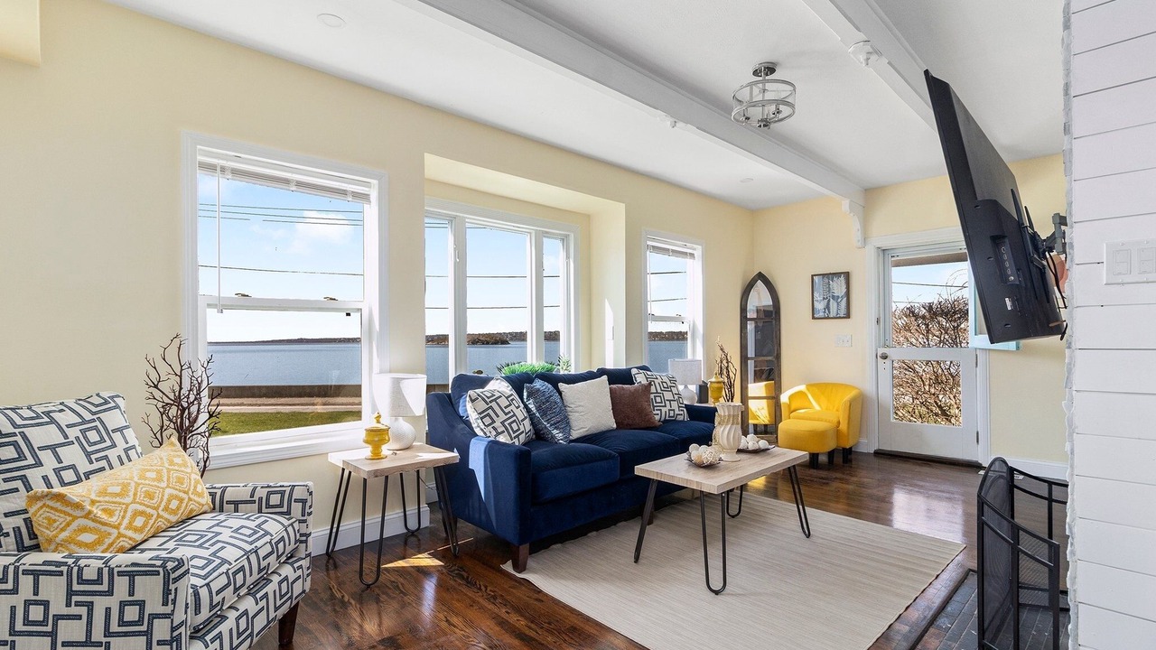 Photo of Livingroom in Tiverton