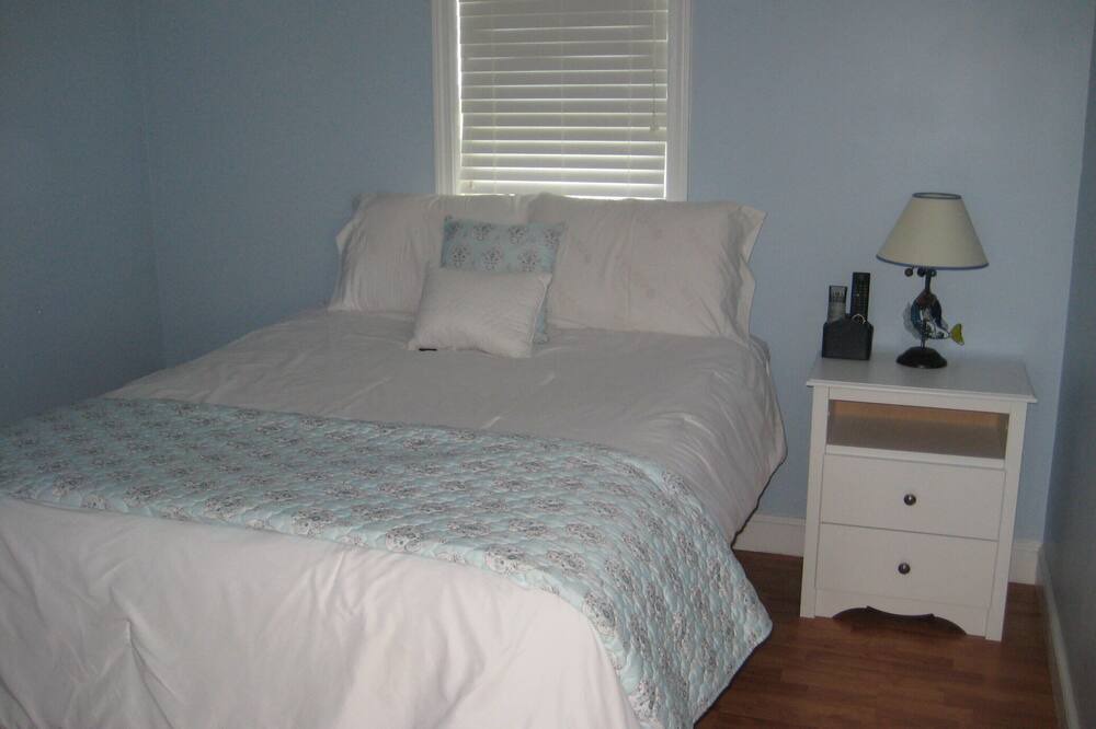 Photo of Bedroom in Popponesset