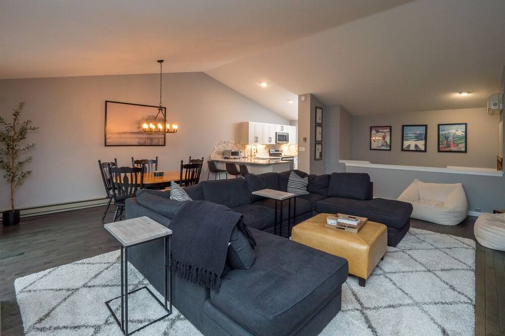 Photo of Livingroom in Bethel