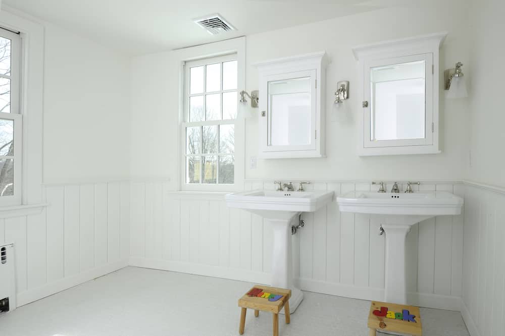 Photo of Bathroom in Greenwich