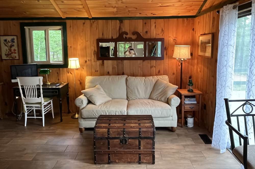 Photo of Livingroom in East Wakefield