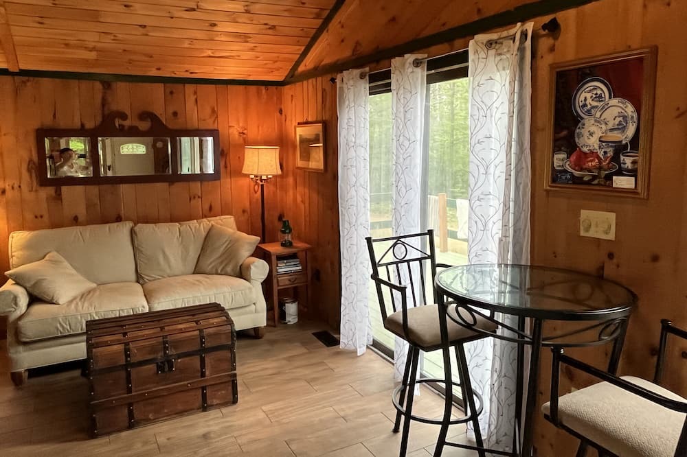 Photo of Livingroom in East Wakefield