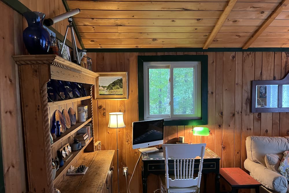 Photo of Livingroom in East Wakefield