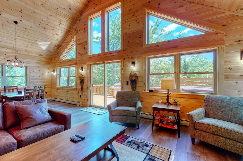 Photo of Livingroom in Carrabassett Valley