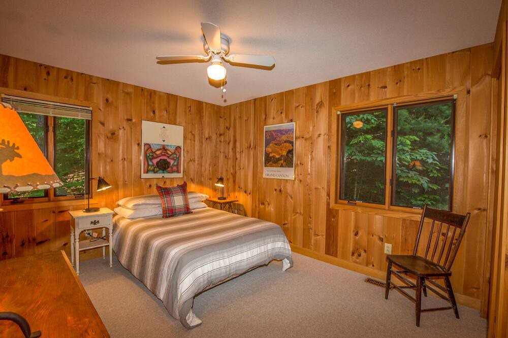 Photo of Bedroom in Monterey