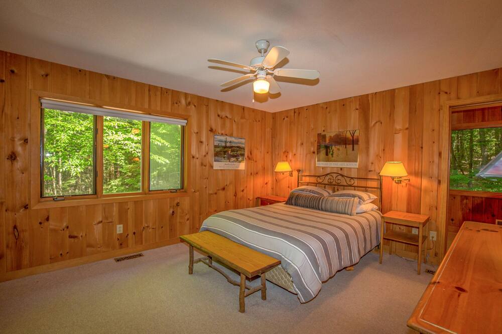 Photo of Bedroom in Monterey