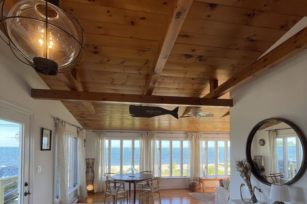 Photo of Livingroom in Mattapoisett Center
