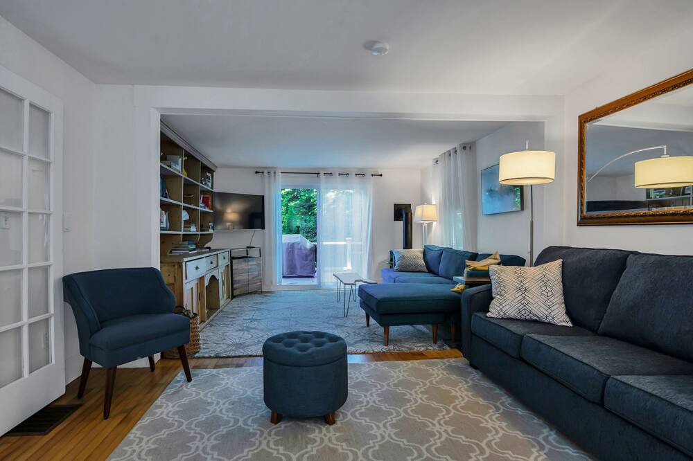 Photo of Livingroom in Acton