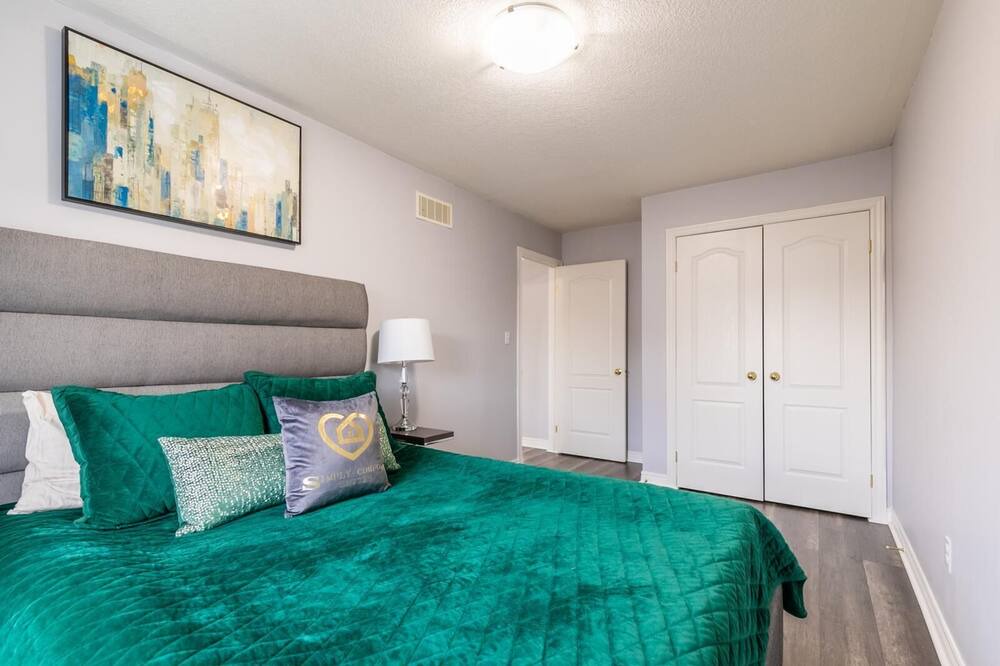 Photo of Bedroom in Stoney Creek