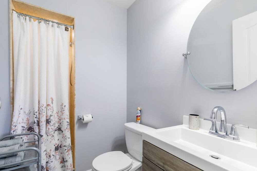 Photo of Bathroom in Stoney Creek