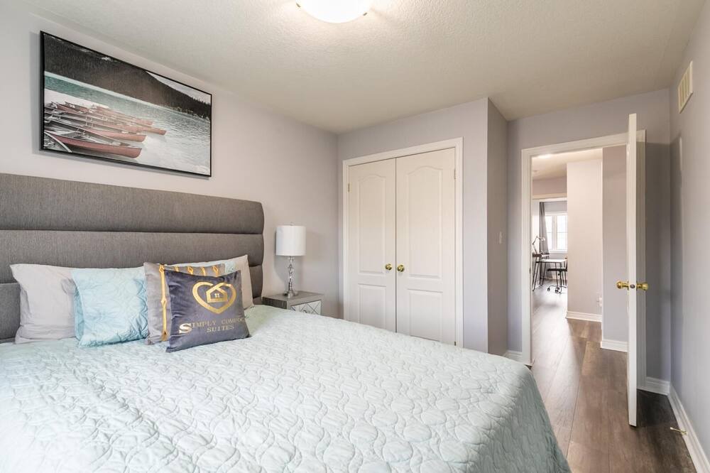Photo of Bedroom in Stoney Creek