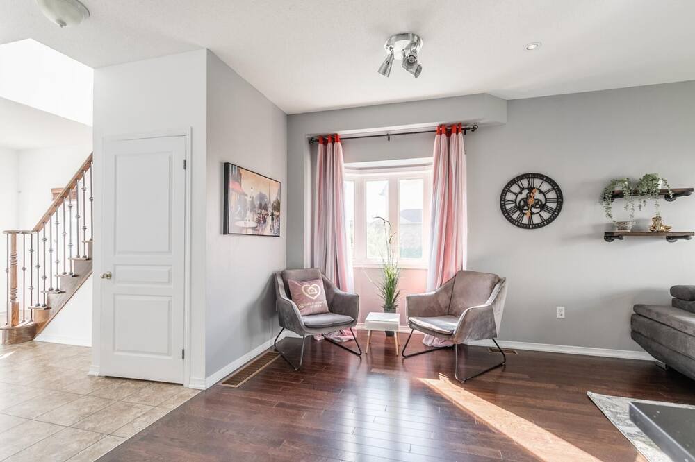 Photo of Livingroom in Stoney Creek