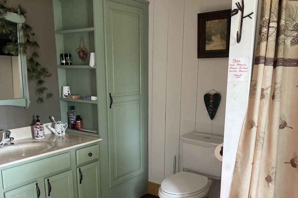 Photo of Bathroom in Jay