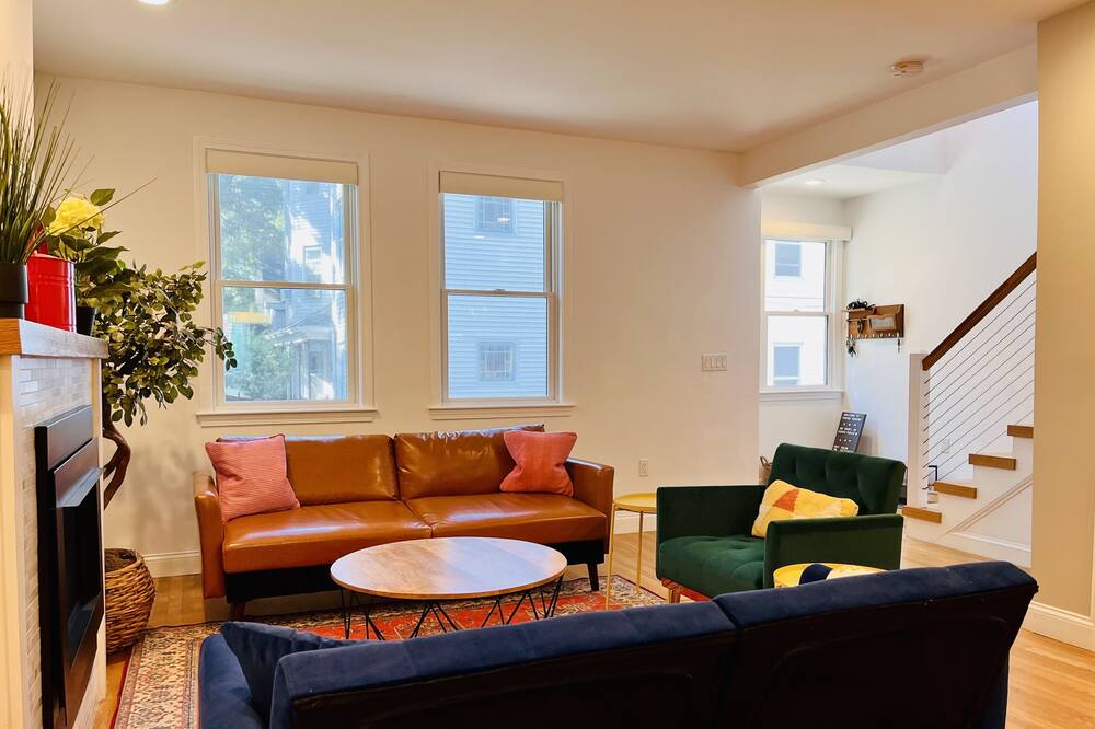 Photo of Livingroom in Porter Square