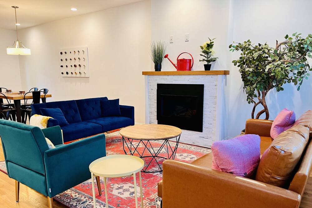 Photo of Livingroom in Porter Square